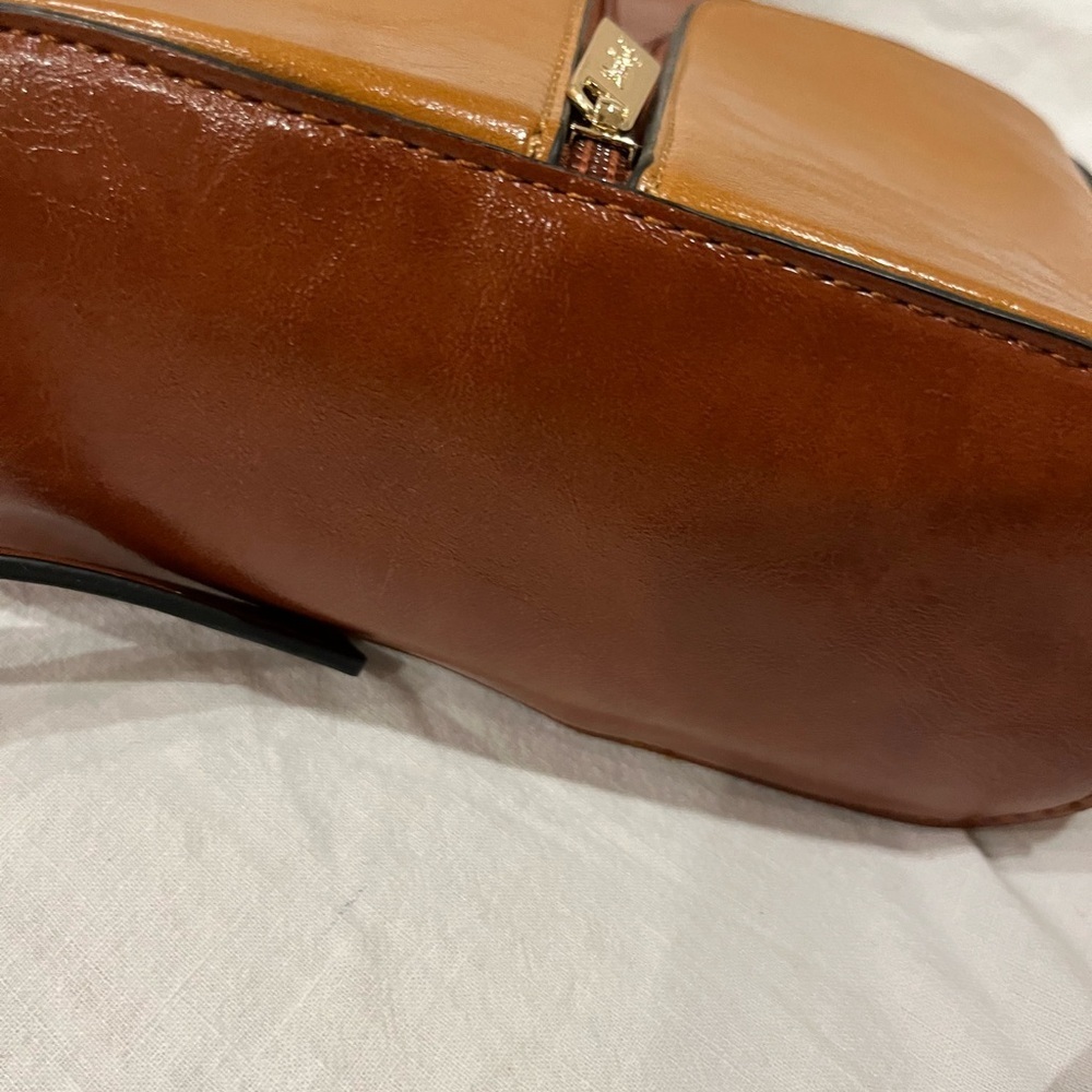 Darling Two -Tone Structured Leather Crossbody Bag - Picture 5 of 9
